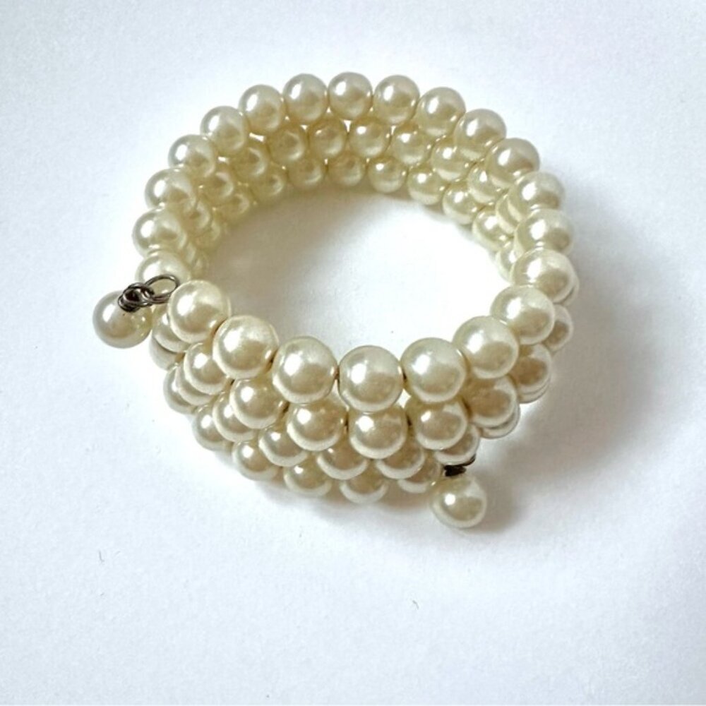 Handmade White Faux Pearl Beaded Memory Wire Bracelet - Picture 4 of 5